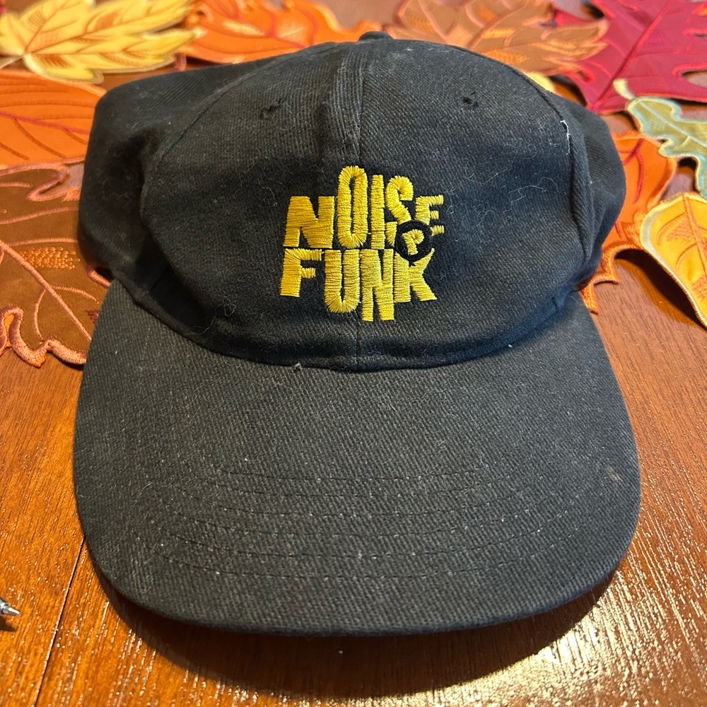 NOISE FUNK - Black baseball cap